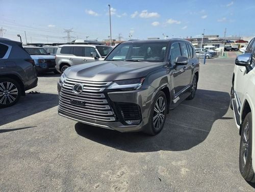 لكزس LX 600 3.5L SIGNATURE PETROL A/T FULL OPTION 7 SEATER