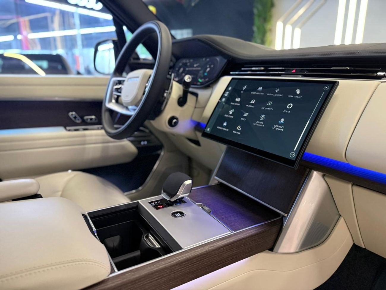 Land Rover Range Rover 2024 Range Rover P550e SE - PHEV Up to 100 Km ! - Brand New - Warranty available up on request