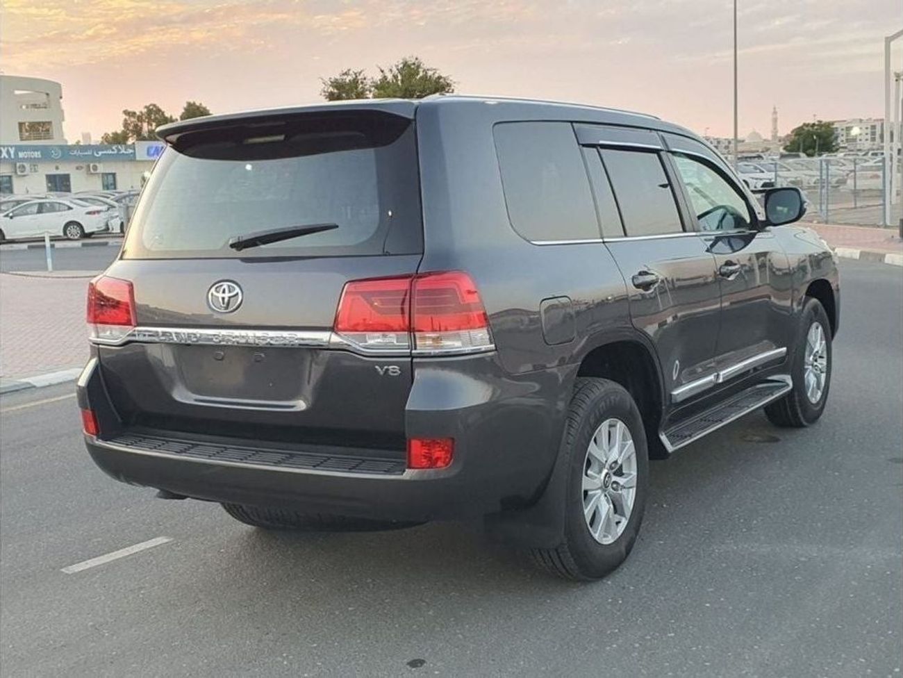 Toyota Land Cruiser Diesel 4.5 Right Hand Liter VX Limited Cool Box Sunroof Leather Power Seats