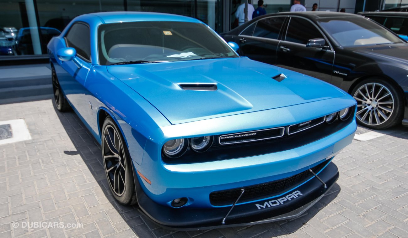 Dodge Challenger 6.4L