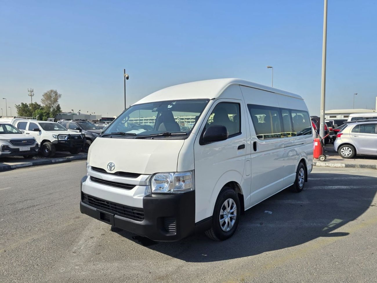 Toyota Hiace TOYOTA HIACE COMMUTER VAN RHD 2016 MODEL 3.0 L DIESEL AUTOMATIC(PM30307)
