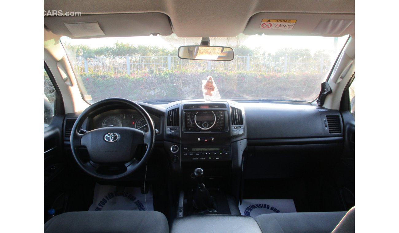 Toyota Land Cruiser GXR 2013 manual gear orginal paints ,2 key
