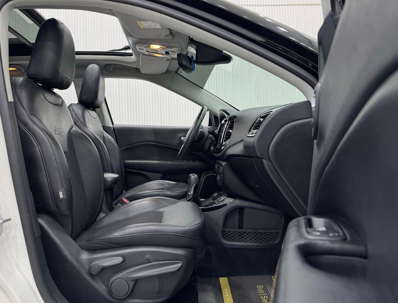 Jeep Compass Limited 2.4L (180 HP) 2019 Jeep Compass Limited, Warranty, Full Service History, Low kms, GCC