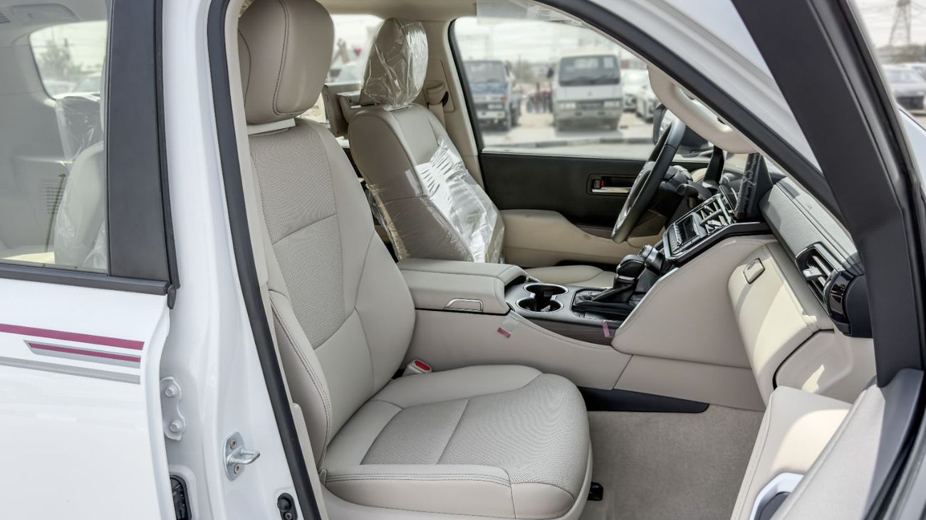 Toyota Land Cruiser GXR 2026 Toyota Land Cruiser GXR 3.5L AT Hybrid (White-Beige)