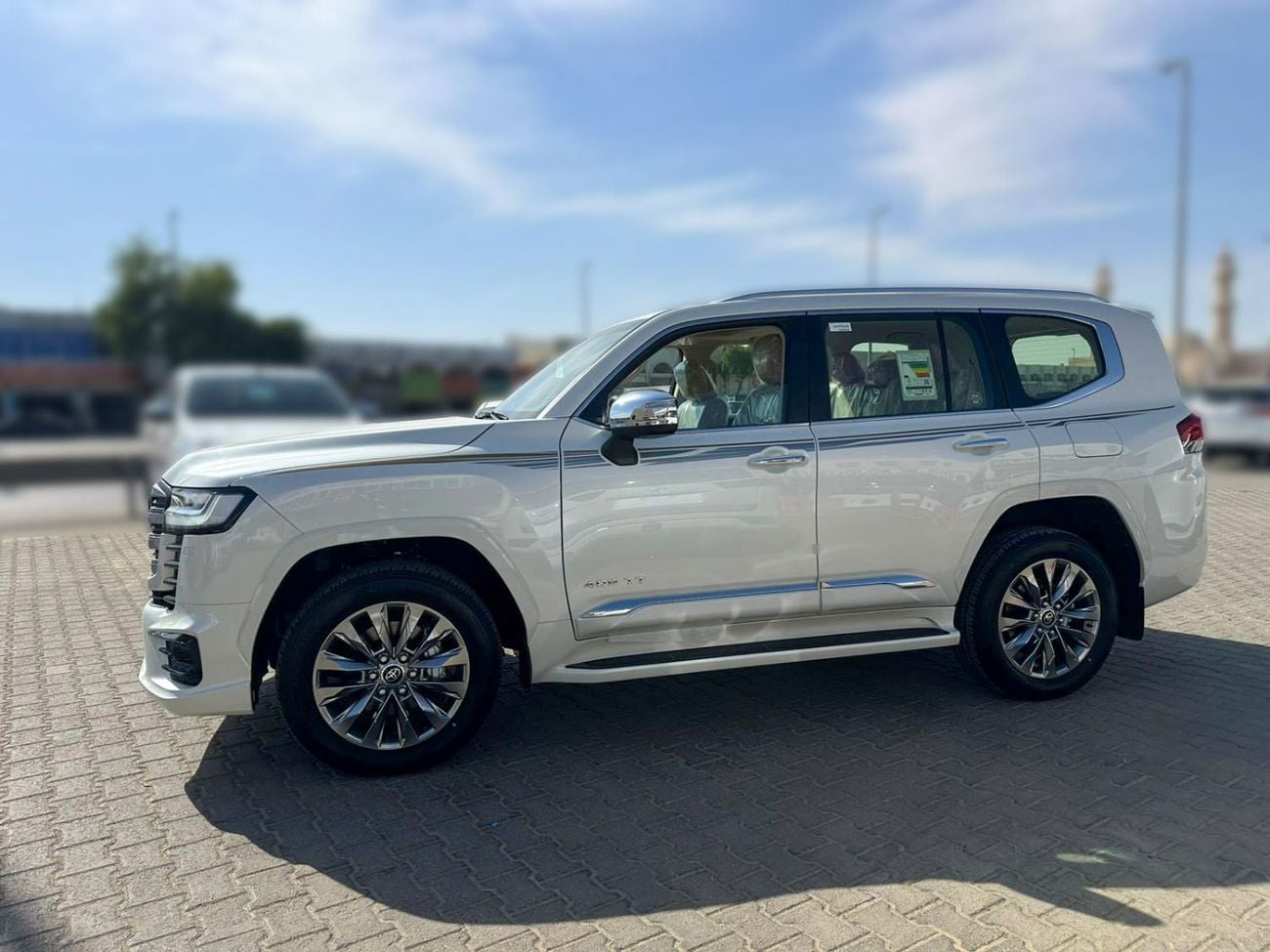 Toyota Land Cruiser 2026 Toyota Land Cruiser VXR 3.5L AT Petrol (Without HUD)