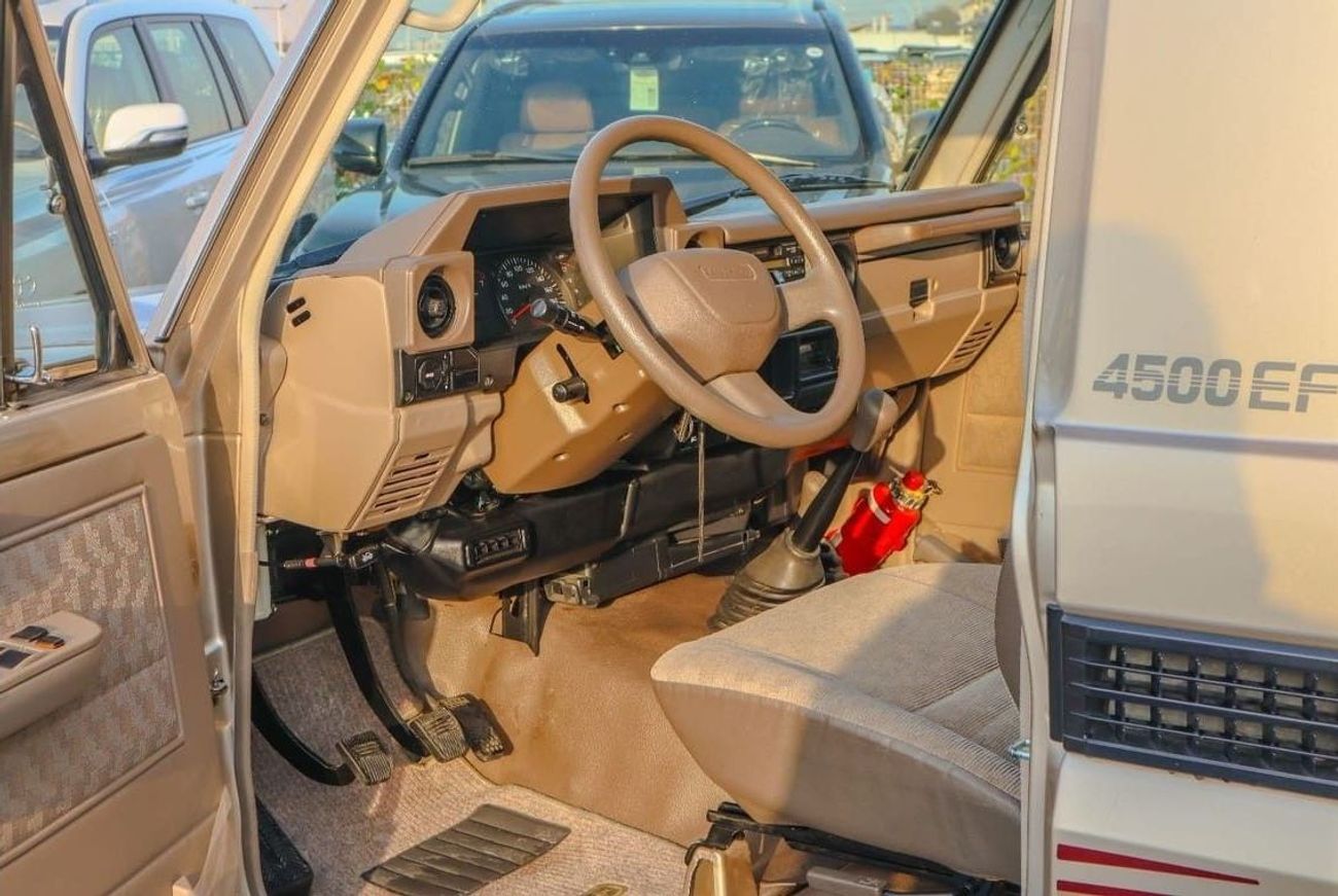 Toyota Land Cruiser Pick Up SC 4.0L toyota land cruiser single cab 2006 model