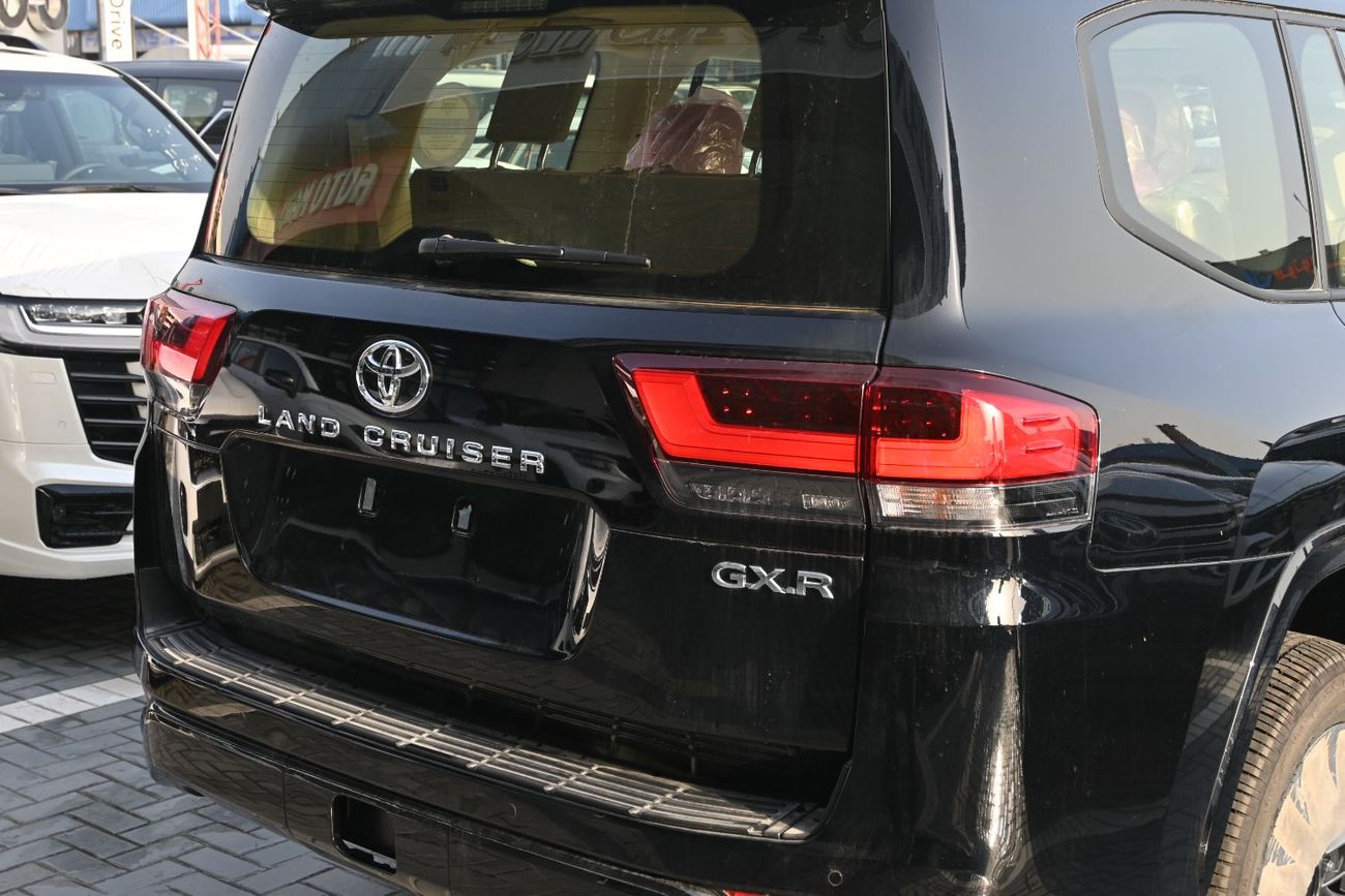 تويوتا لاند كروزر GXR Toyota Land Cruiser GX-R 4.0L V6 Petrol Model 2026