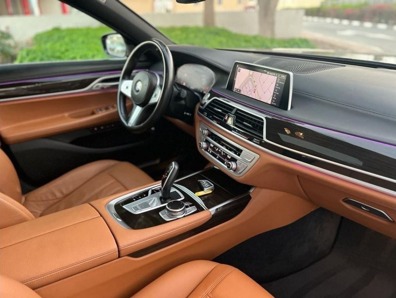 BMW 730Li Pure Excellence BMW 730Li GCC 2022 UNDER WARRANTY AND SERVICE CONTRACT ORIGINAL PAIN