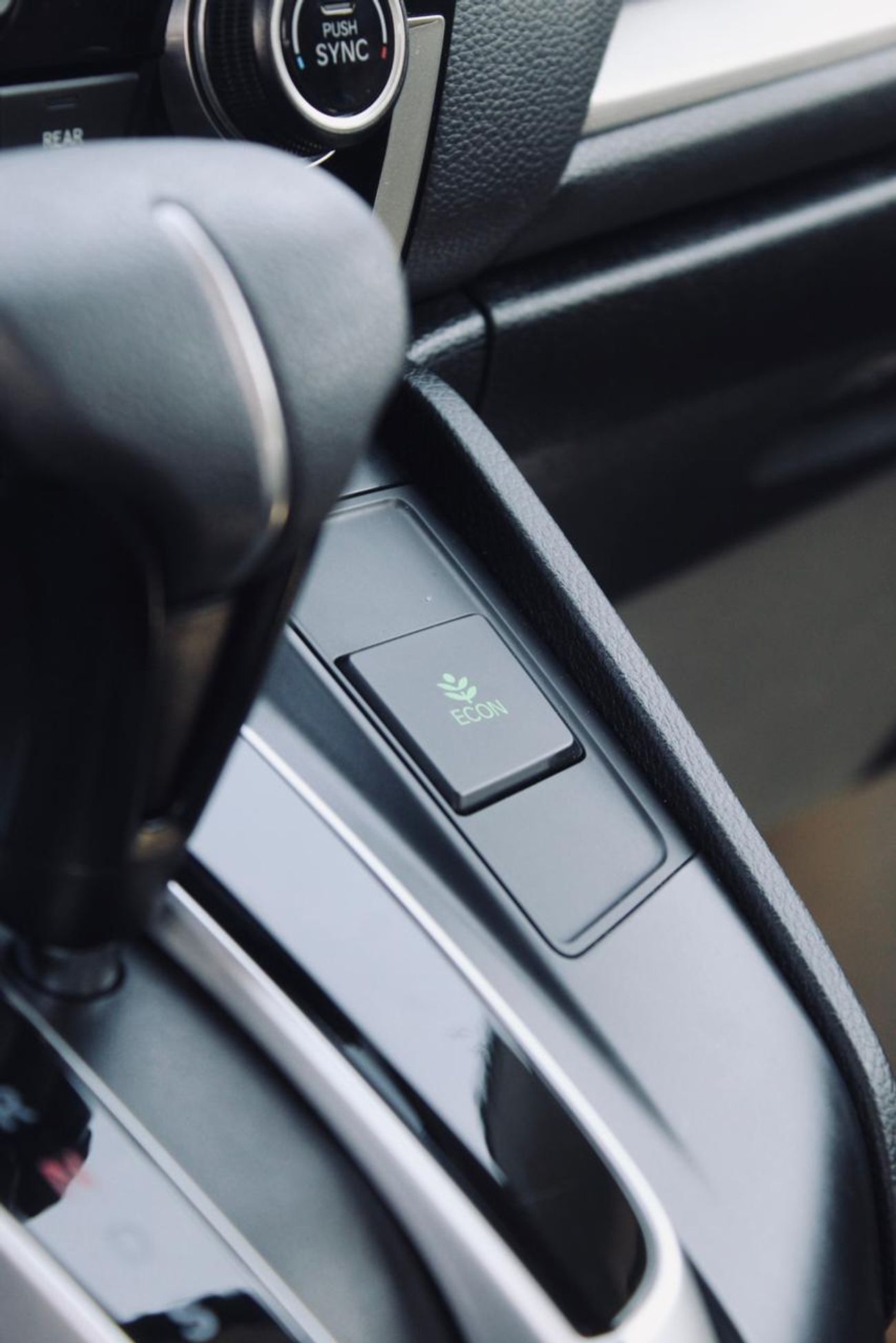 Honda CRV The 2021 Honda CR-V is a highly versatile, compact 5 or 7-seater SUV known for its strong 190-hp 1.5