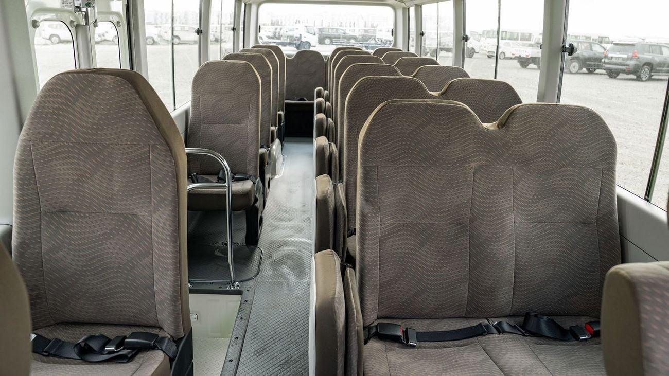 تويوتا كوستر 2.7L (23-Seater)