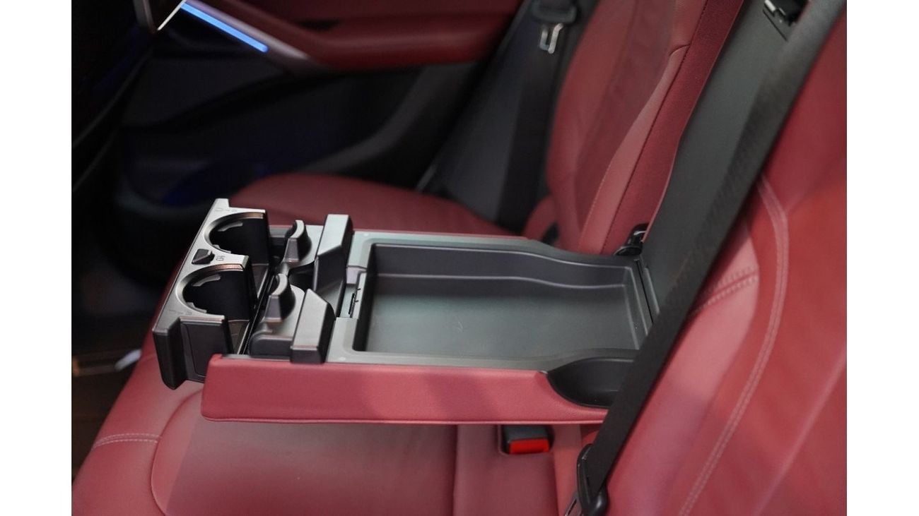 BMW X6M 2022 BMW X6 X-Drive 50i 4.4L GCC V8 M-Kit Carbon Fiber