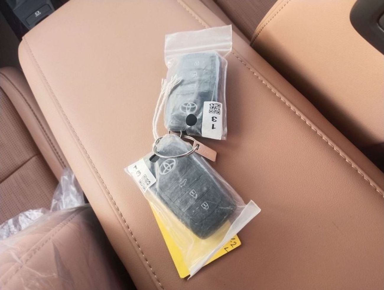 تويوتا كامري 2025 Toyota Camry 2.0 Hybrid Panoramic sunroof