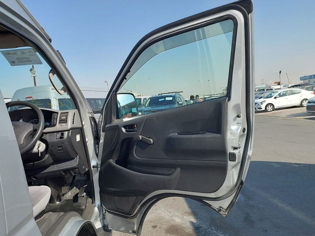 Toyota Hiace (RAMADAN OFFER) TOYOTA HIACE VAN RHD 2006 MODEL 2.5 L DIESEL AUTOMATIC(PM03353)