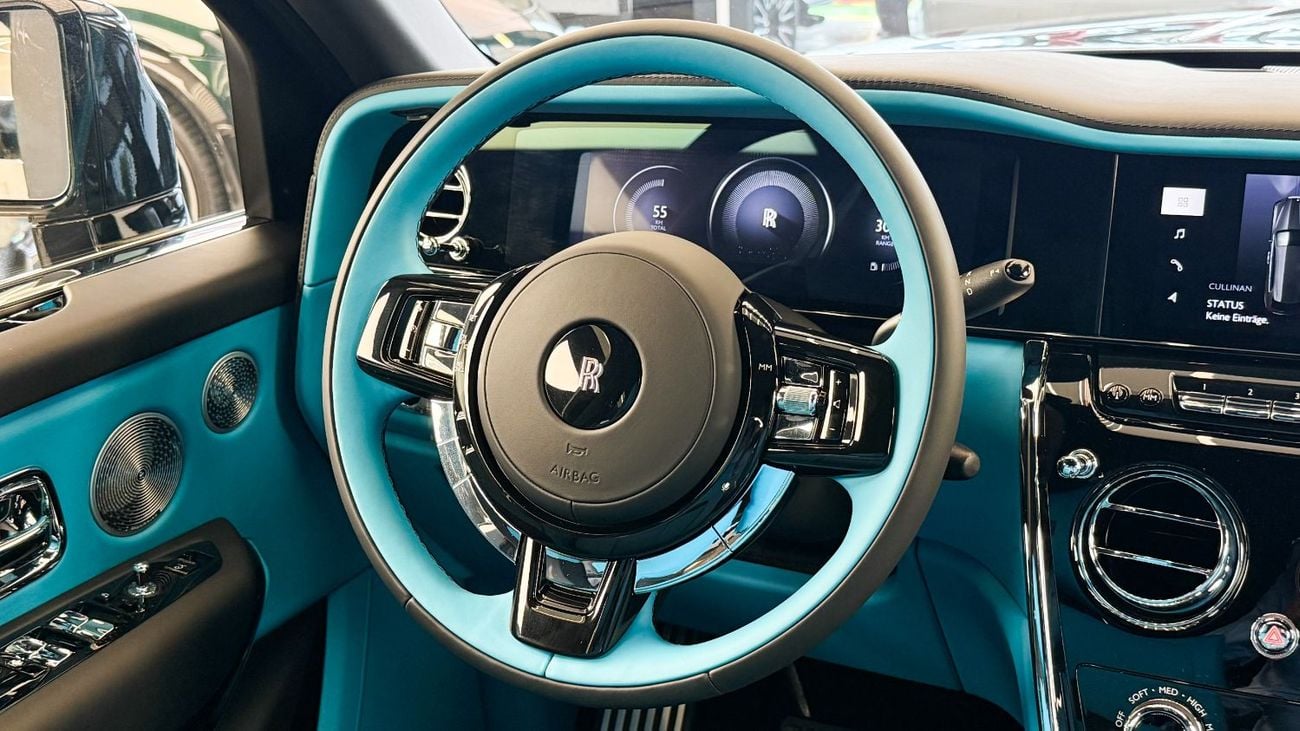 رولز رويس كولينان Rolls Royce Cullinan - Silver Badge - 2026