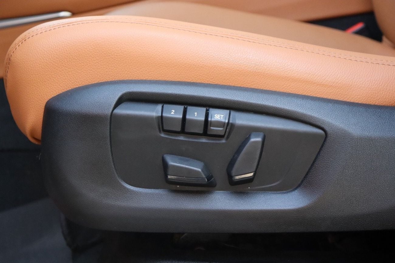 BMW X6 35i Executive 3.0L BMW X6 X-Drive 35i / GCC / 2016 / Free Accident / First Owner / 85,000KM
