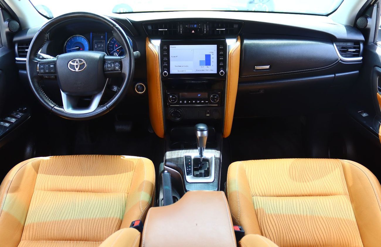 تويوتا فورتونر تيوتا فوتشنر موديل 2022خليجى بمحرك 4000  سى سى و6سلندر وممشى  KM 75000 بسعر 105000درهم