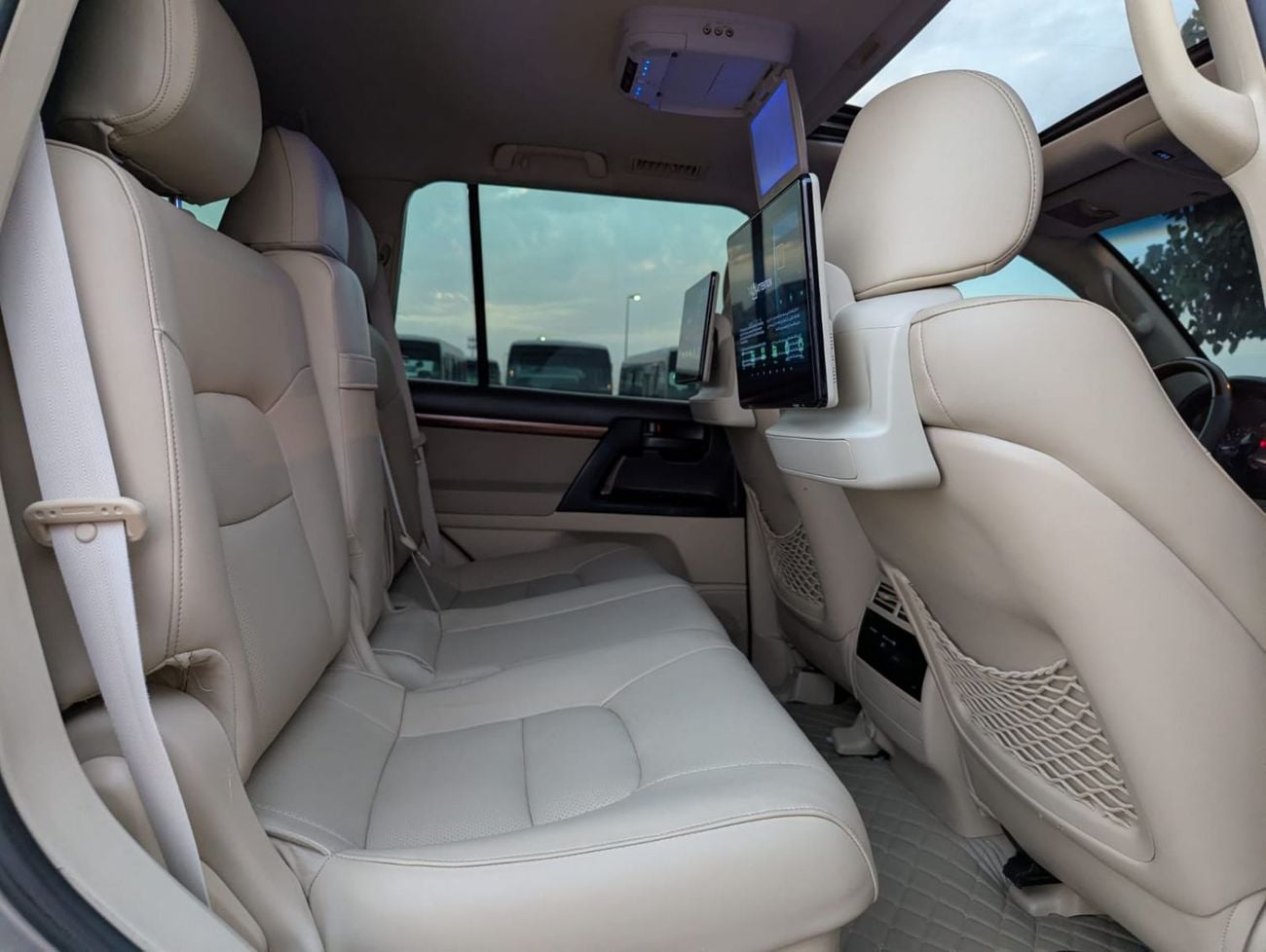 تويوتا لاند كروزر Toyota Landcruiser 2016 facelifted 2025 LHD golden colour