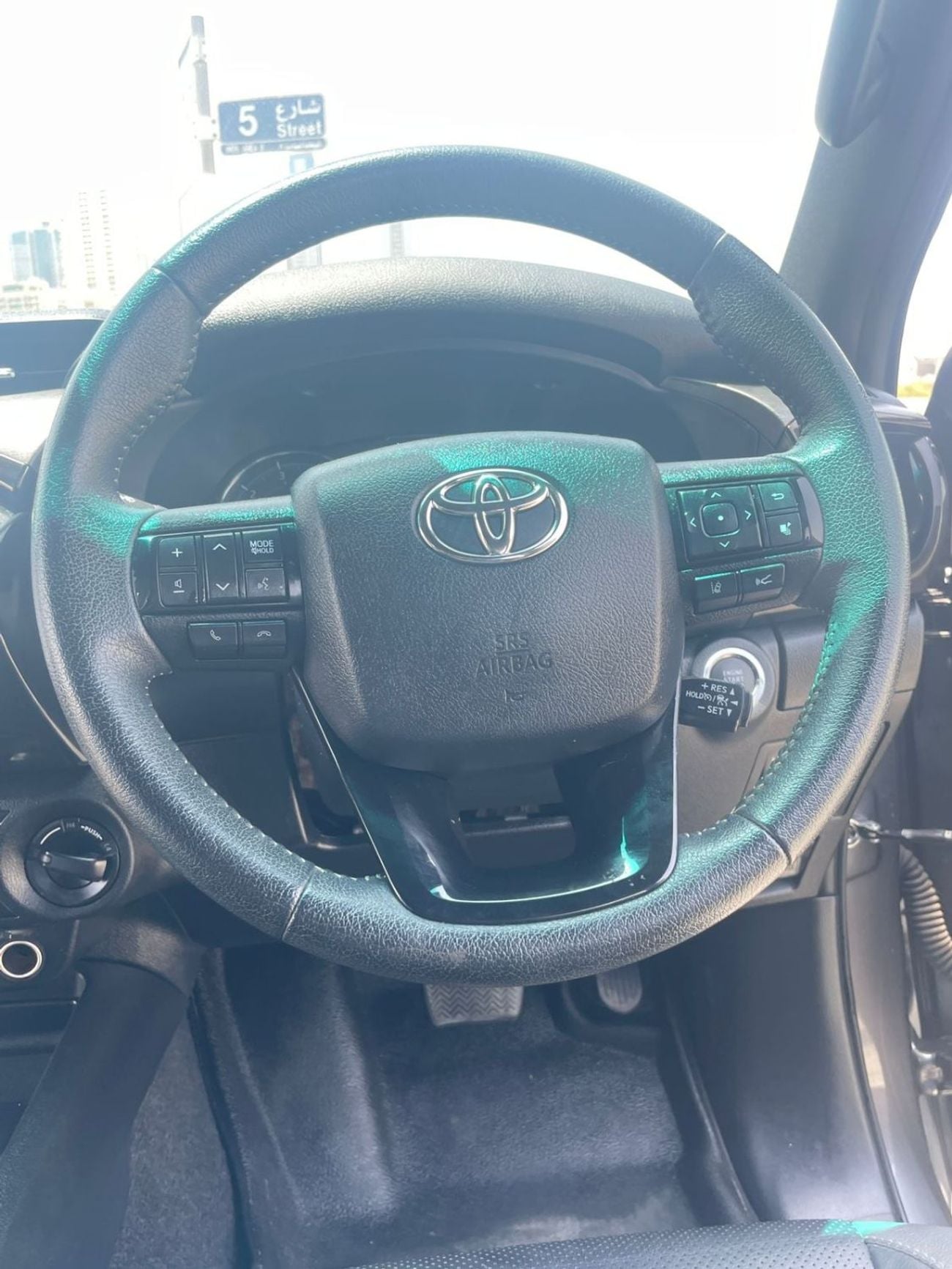 Toyota Hilux DIESEL HILUX ROGUE ,2.8L ,RIGHT HAND HAND DRIVE ,AUTO TRANSMISSION
