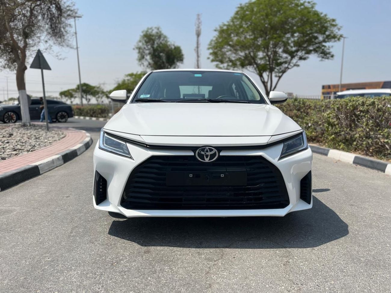 Toyota Yaris E Toyota Yaris 1,6L 2023 Gcc Mid option
