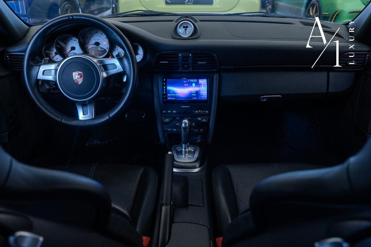 Porsche 911 2010 Porsche 997.2 Turbo, Sport Chrono Package, Carbon Fiber Package, Very Low Kms, 480HP