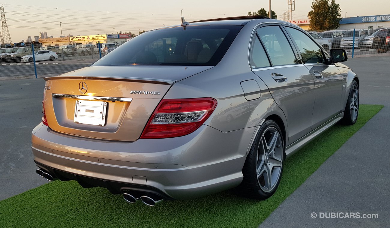 Mercedes-Benz C 63 AMG Japan imported - Very clean car free accident 57000 km only