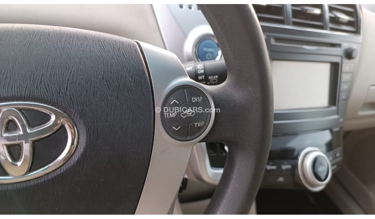 Toyota Prius Alpha 1.8L Hybrid 2011MY ( Used Car )