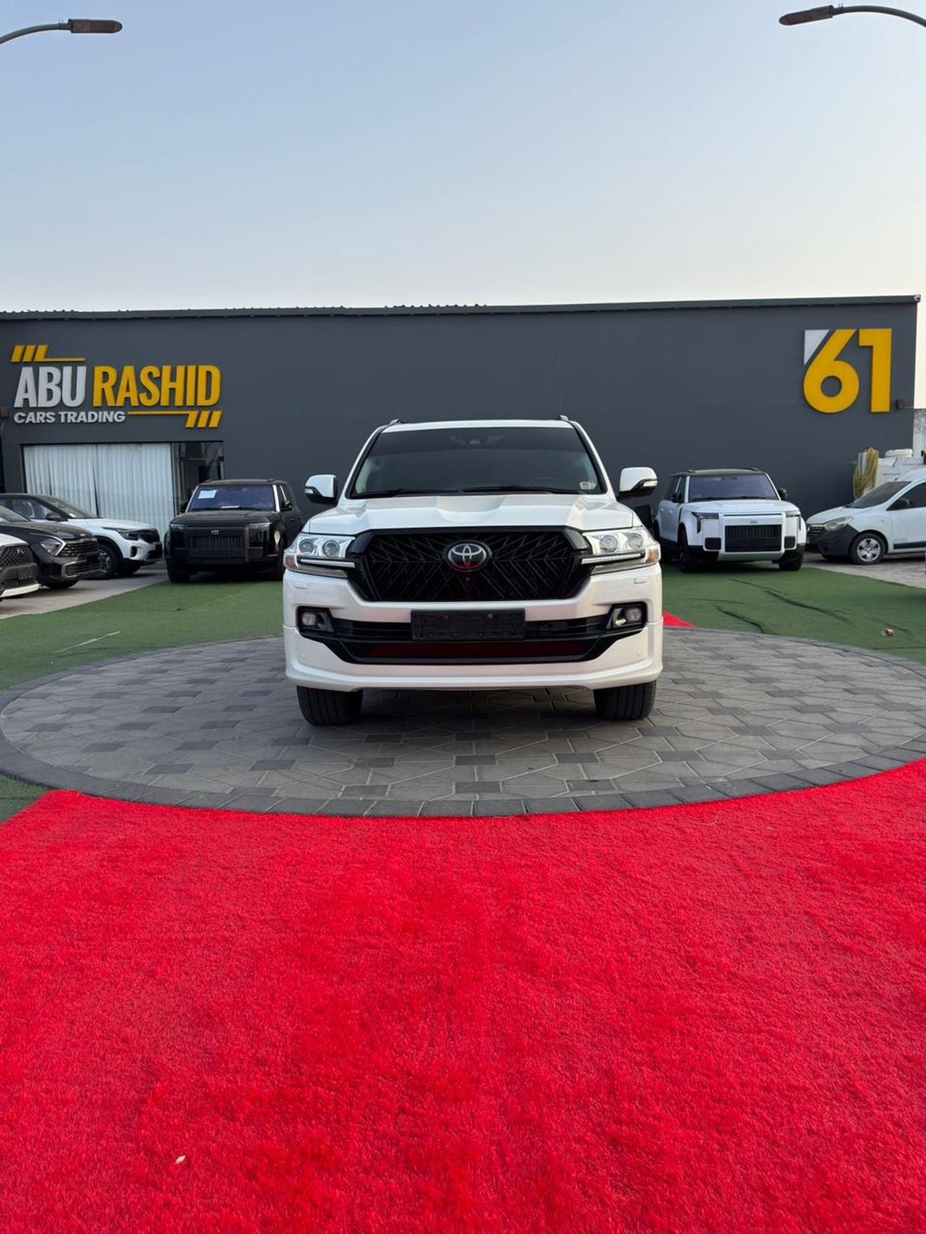 تويوتا لاند كروزر VXR 5.7L 4WD