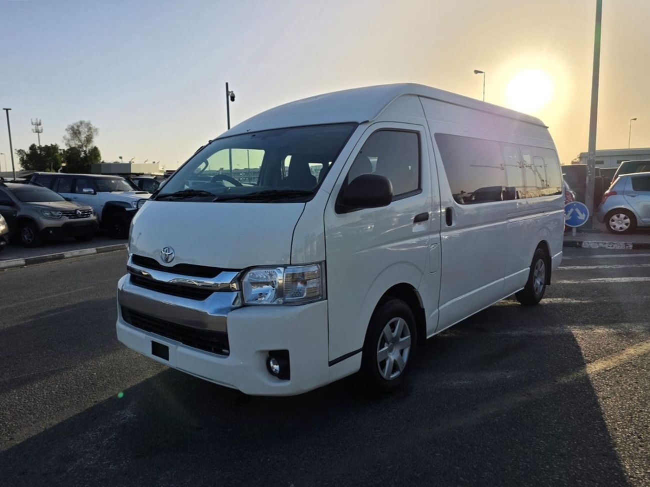 Toyota Hiace TOYOTA HIACE COMMUTER VAN RHD 2013 MODEL 3.0 L DIESEL MANUAL(PM10868)