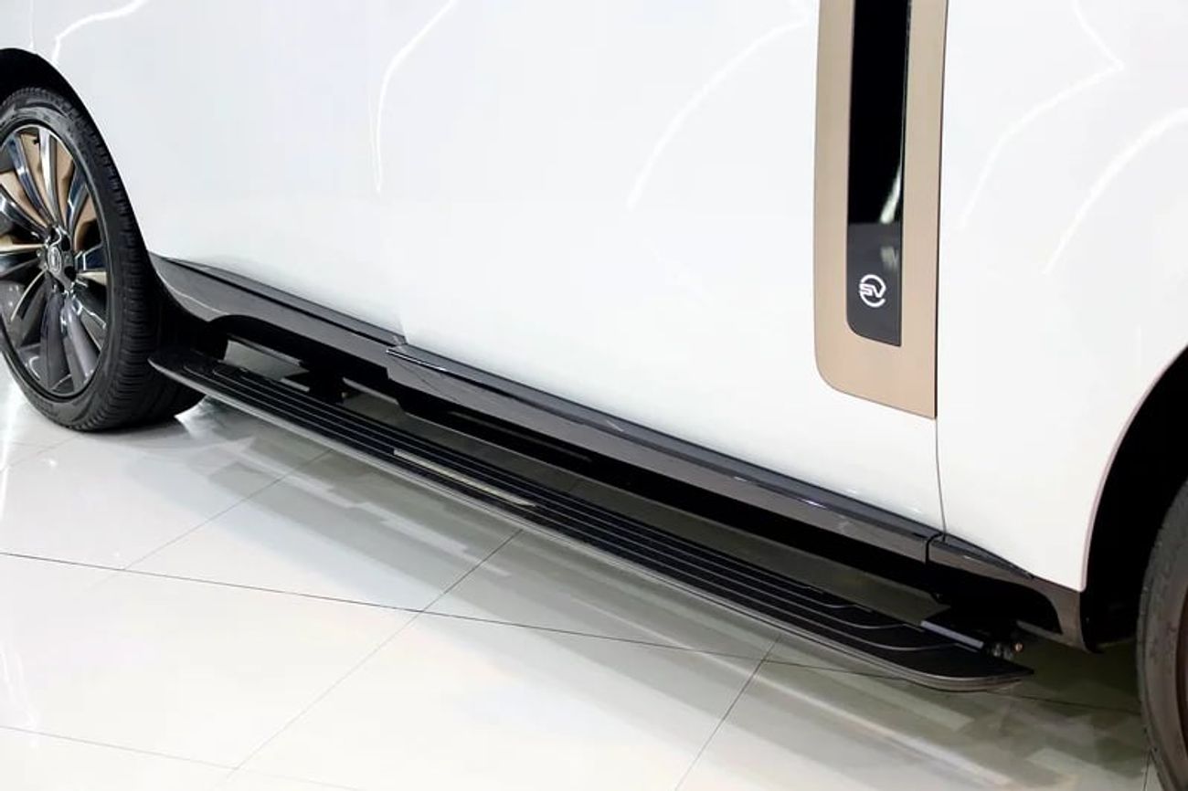 لاند روفر رينج روفر SV LWB P530, Executive Class Rear Seats, Al Tayer Warranty + Service!!