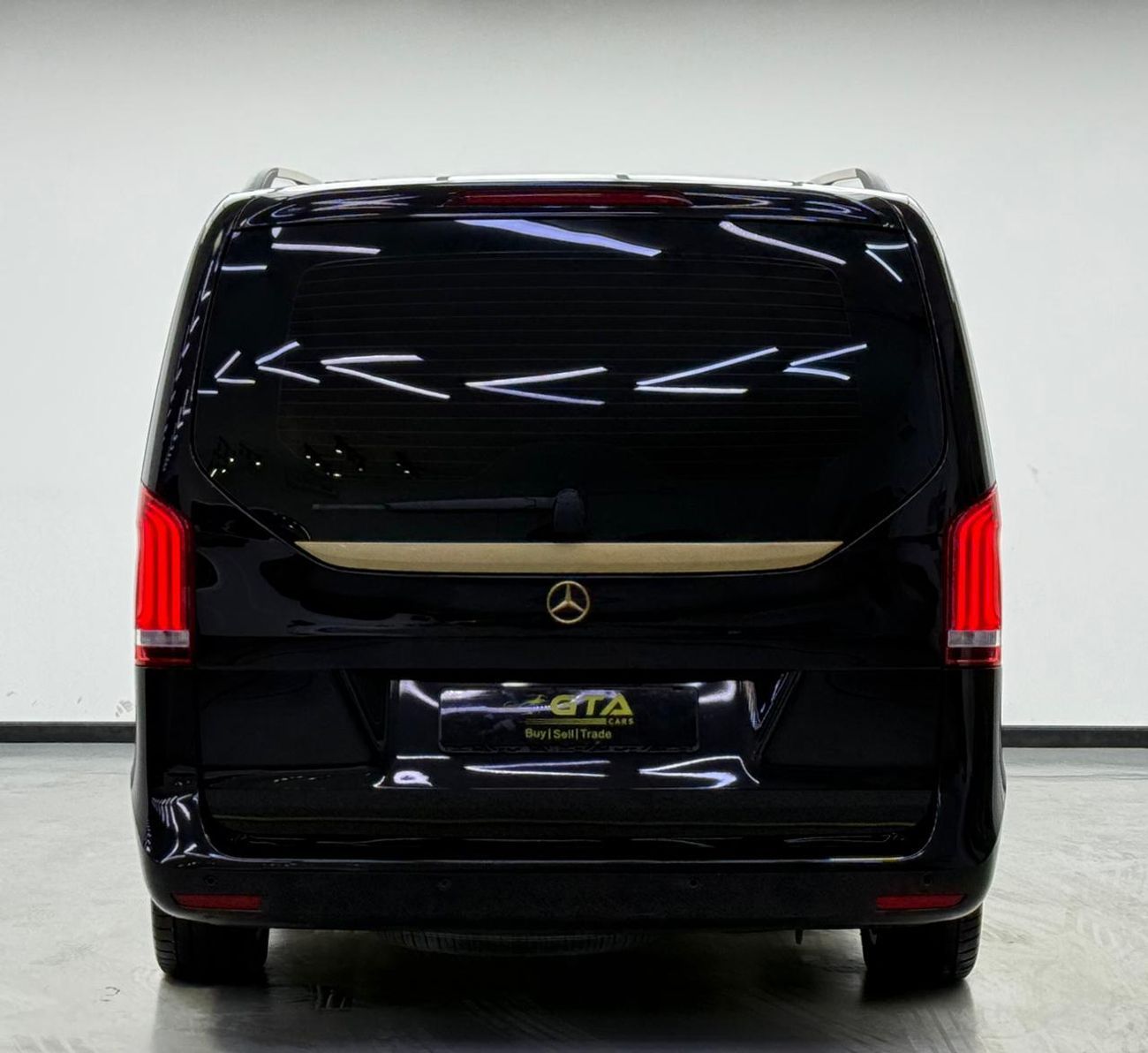 Mercedes-Benz V 250 2017 Mercedes Benz V250, Full Service History, Carbon Fiber Interior, Very Low Km, Fully Loaded, GCC