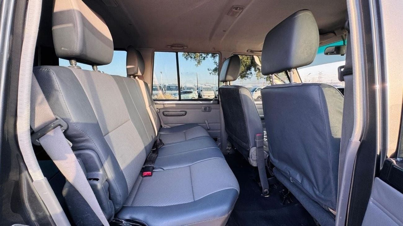 Toyota Land Cruiser 70 FACELIFTED TO 2024 | 4.5L DIESEL ENGINE | MANUAL TRANSMISSION |