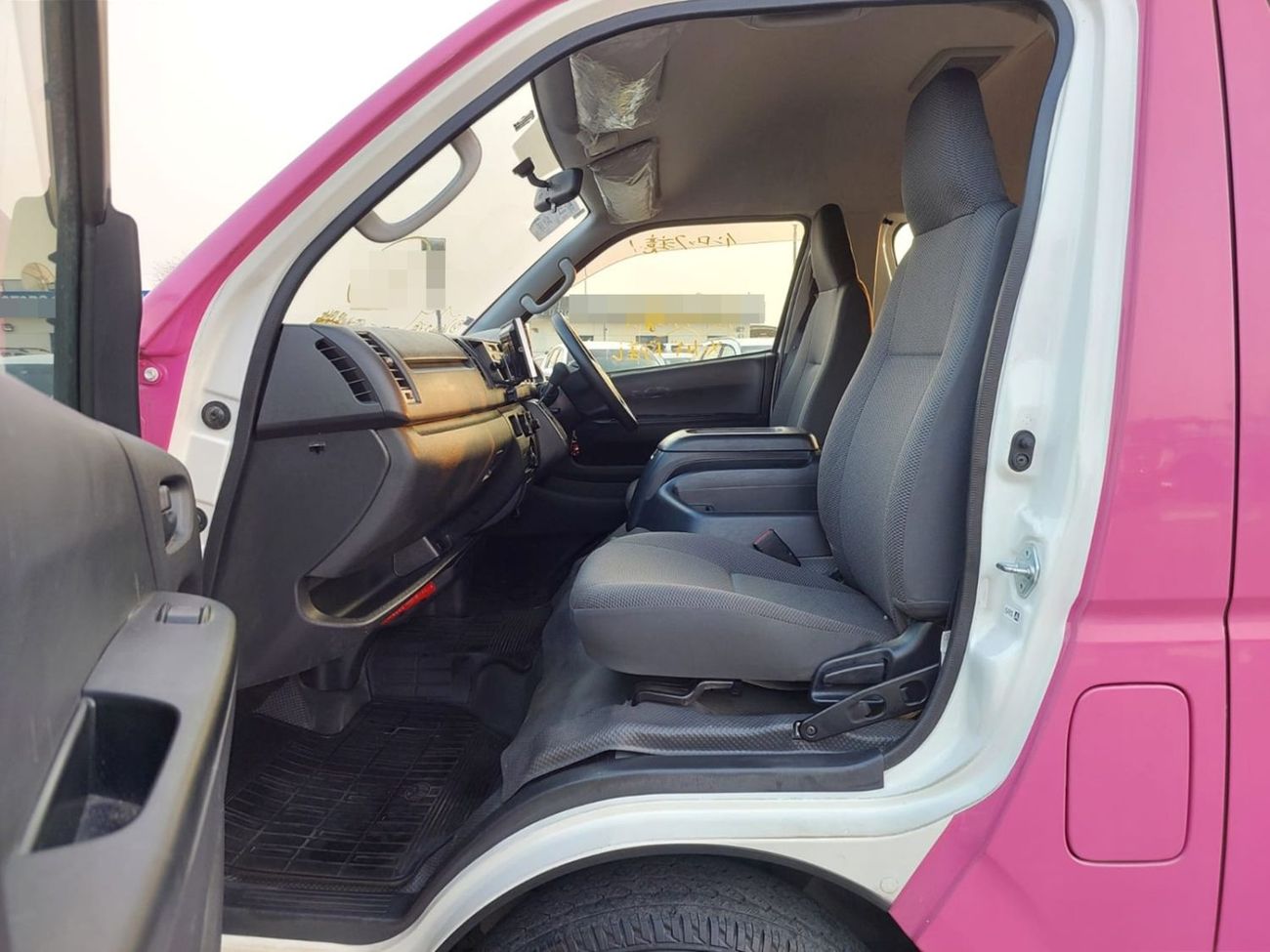 Toyota Hiace TOYOTA HIACE VAN RHD 2017 MODEL 2.7 L PETROL AUTOMATIC(PM80878)