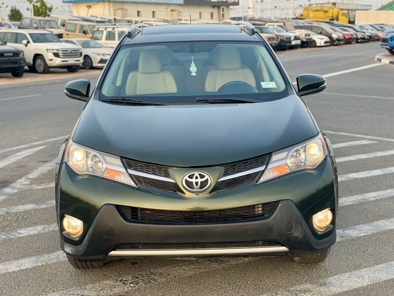 تويوتا راف ٤ 2013 Toyota Rav4 XLE 4x4 Full Option - Sunroof - Special Color With Rims - 109,300 Mileage