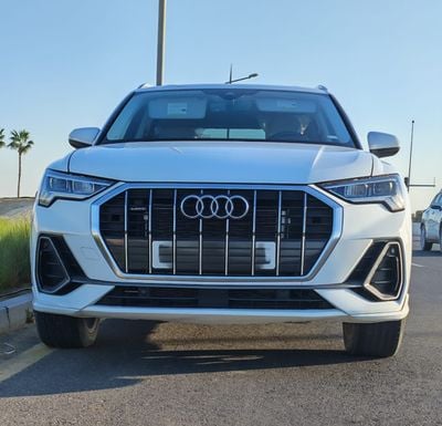 Audi Q3 40 TFSI quattro S Line 2.0L SUV