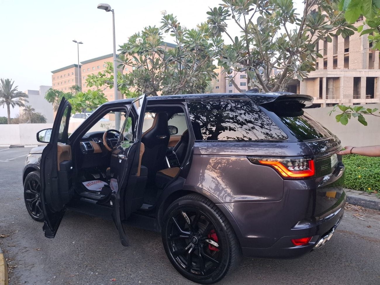 Land Rover Range Rover Sport SVR 5.0L (575 HP) AWD