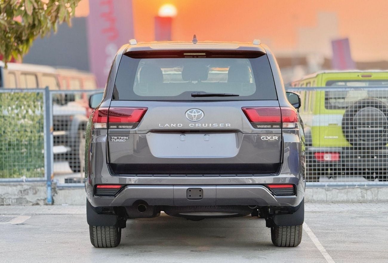 تويوتا لاند كروزر GXR TWIN TURBO 3.3L-6CY -SUV/Crossover All Wheel Drive - 7 Seats - Door | 3.3L V6 TWIN TURBO DIESEL | RADAR | PWR WITH LEATHER SEATS | SUNROOF | FULL OPTION