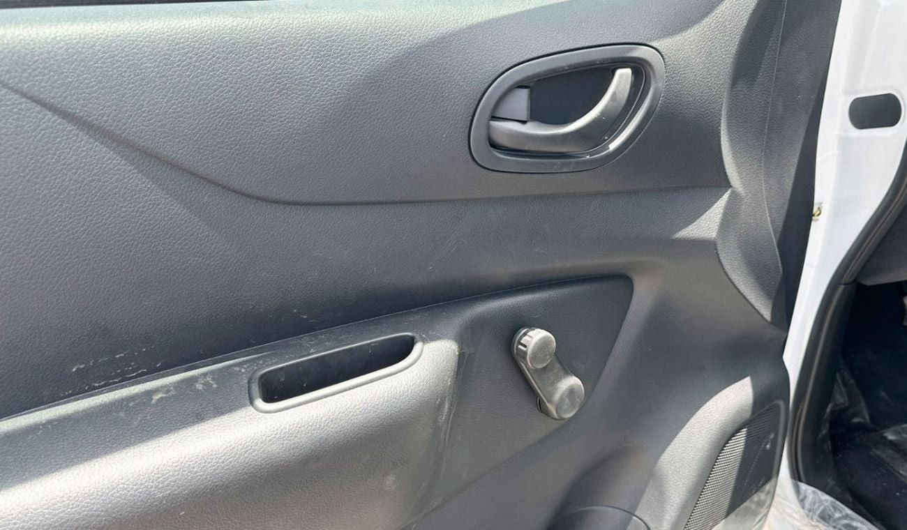 Nissan Navara 2.5D XE D23 4X4 DC PLUS MT