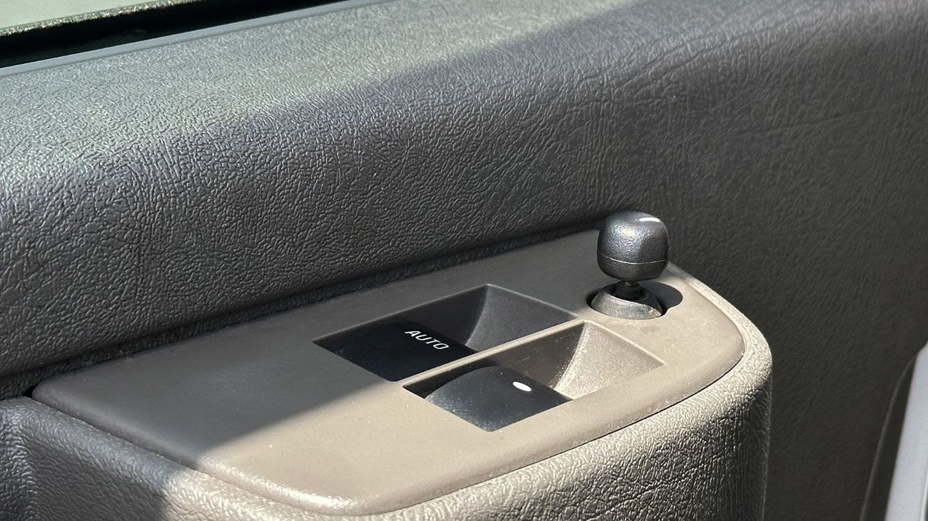 GMC Savana 3500 EXT Passenger 15 Seater GCC 6.6L V8