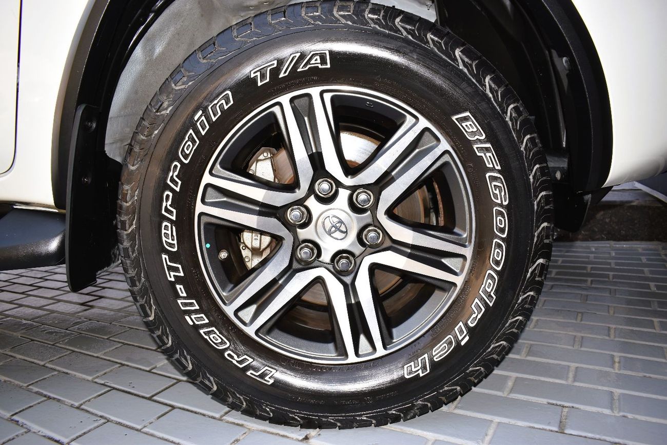 Toyota Fortuner GXR 4.0L (278 HP)