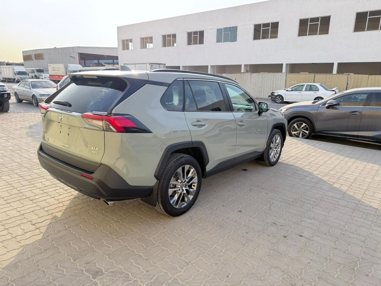 تويوتا راف ٤ XLE 2.0L