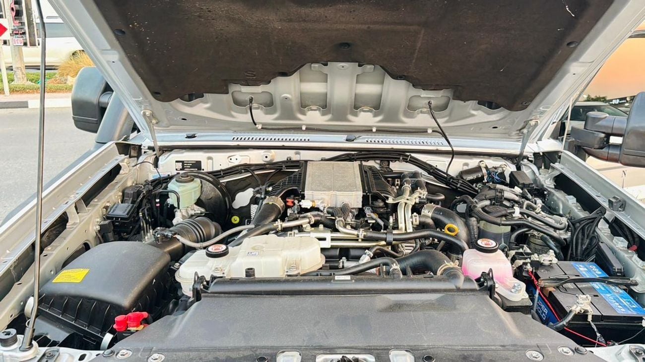 Toyota Land Cruiser Pick Up DOUBLE CABIN | X-BAR HEAVY-DUTY TOW AND RECOVERY SYSTEM | NORWELD HEAVY-DUTY ALUMINUM TRAY | 2.8L DI