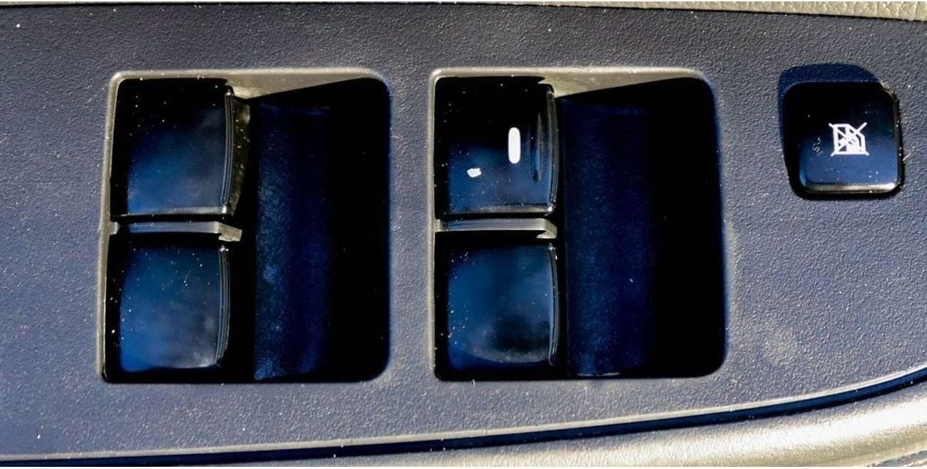 Mitsubishi L200 GLX 2.4L Mitsubishi L200 2.4 L 2021 GCC accident free in excellent condition 1303 P.M