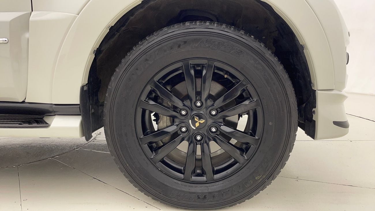 Mitsubishi Pajero SIGNATURE EDITION 3.8 | Zero Down Payment | Home Test Drive