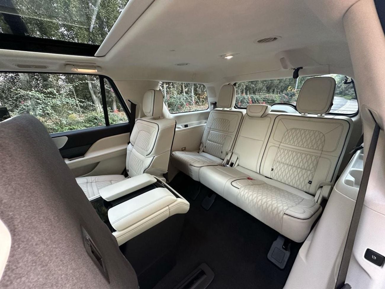 Lincoln Navigator BASE
