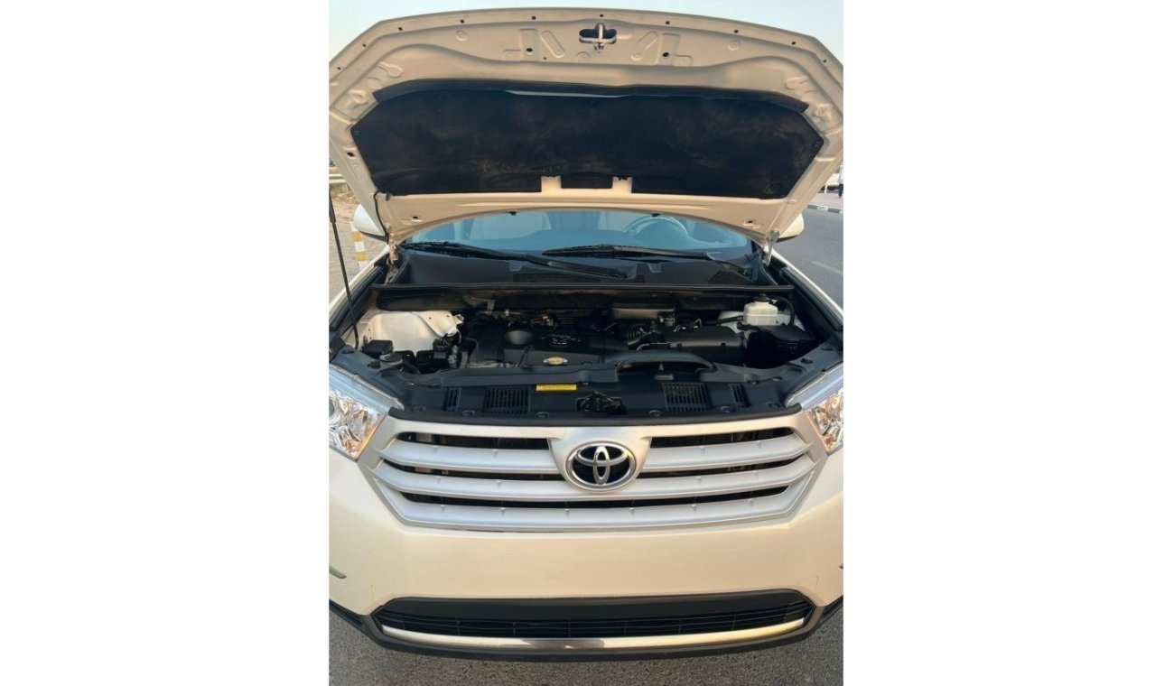 تويوتا هايلاندر 2012 Toyota Highlander // 2.7L // V4