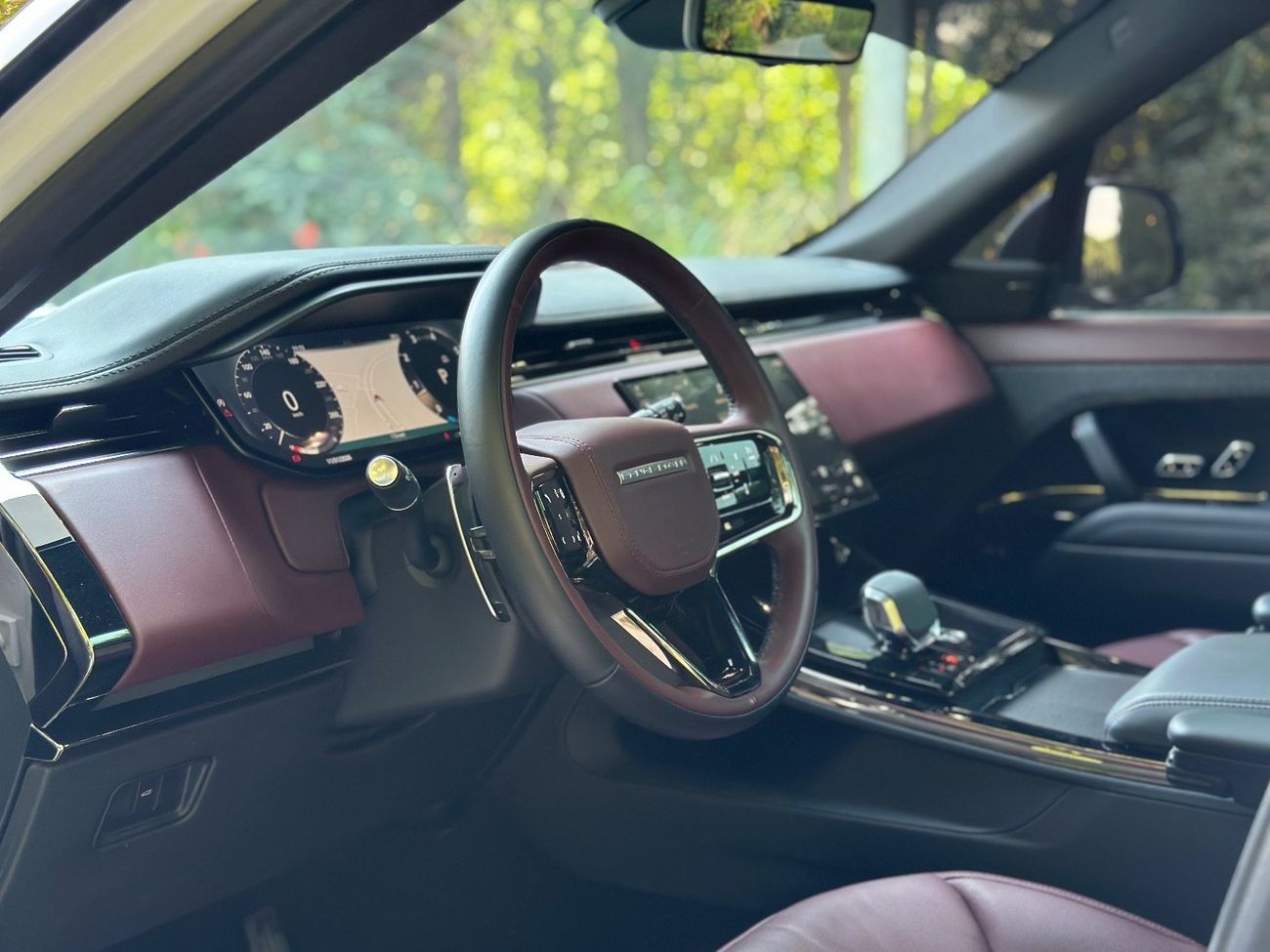 Land Rover Range Rover Sport Dynamic SE P360 | 2025 | GCC Specs | 3.0L V6 355 HP | Full Option | 3000 KM | Like New