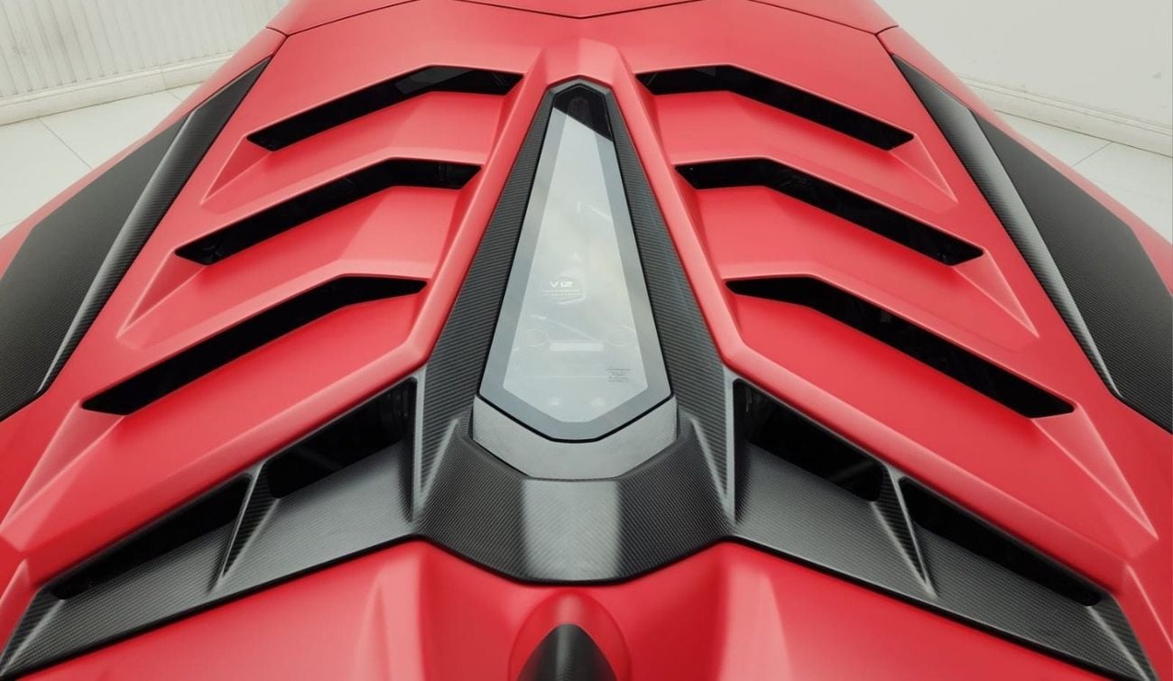 لامبورغيني أفينتادور 6.5L V12