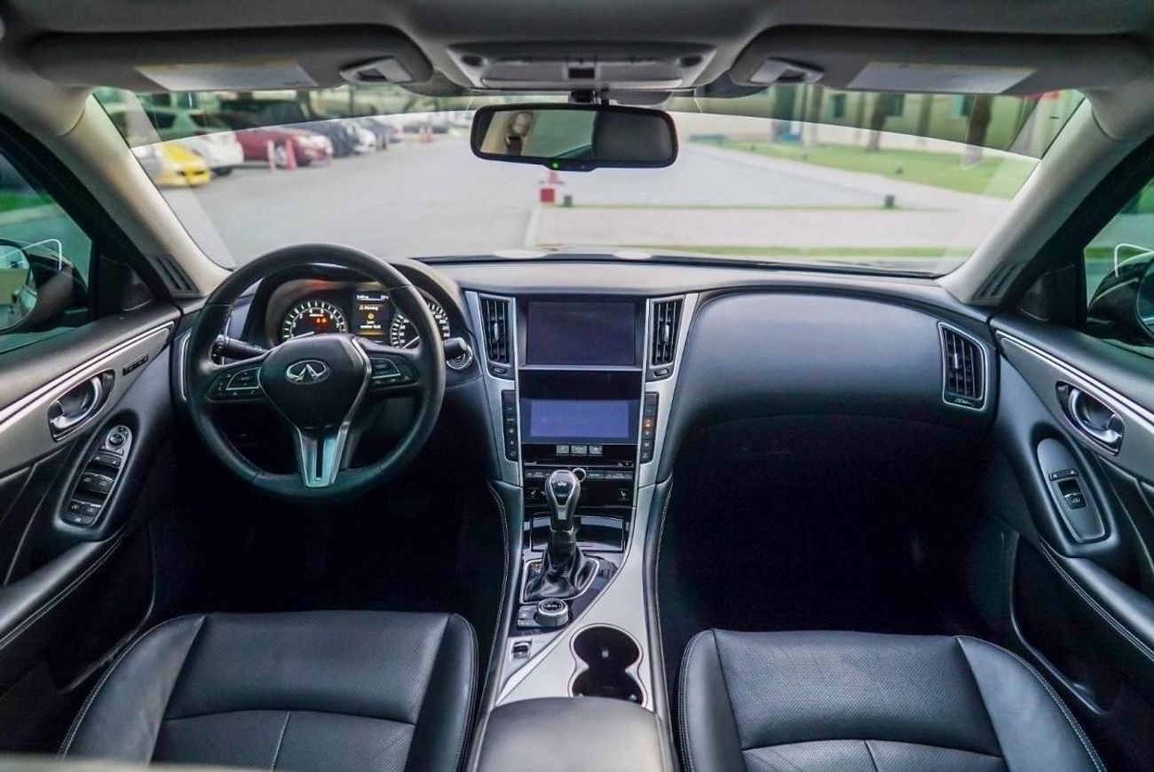 Infiniti Q50 Luxe V37