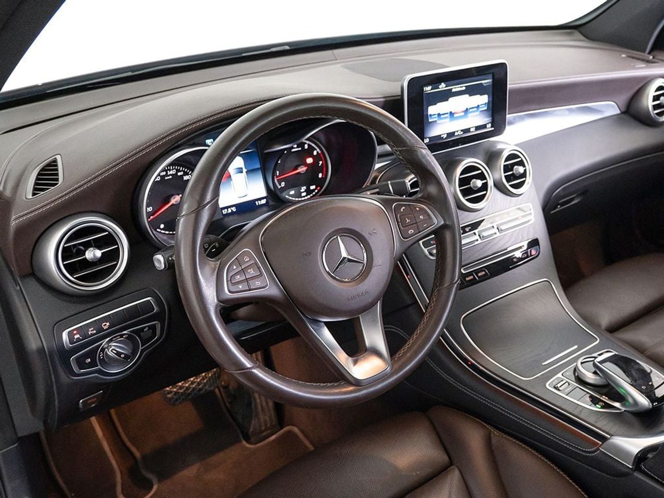 مرسيدس بنز GLC 250 AMG 2.0L