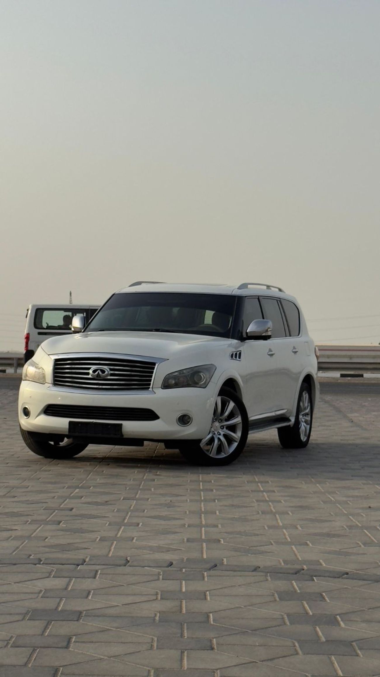 Infiniti QX56 Luxury 5.6L